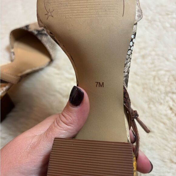 Gibson & Latimer Leilani shoes in Snake Print size 7 - Picture 3 of 8